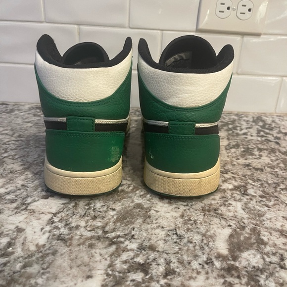 Mens Jordan 1 ‘Pine Green’ (size 10.5) - Picture 4 of 9